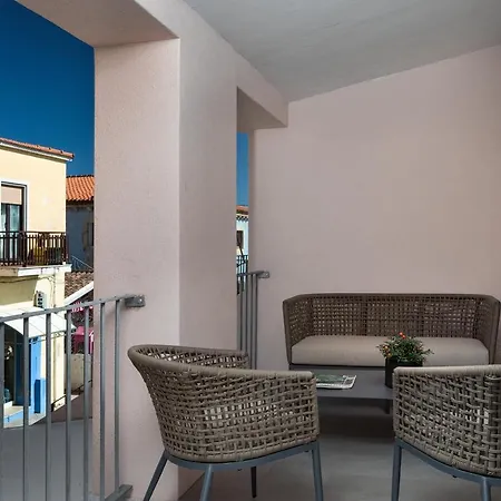 The Square 4* Cannigione