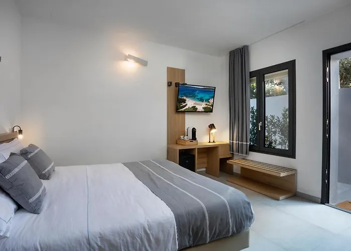 The Square 4* Cannigione